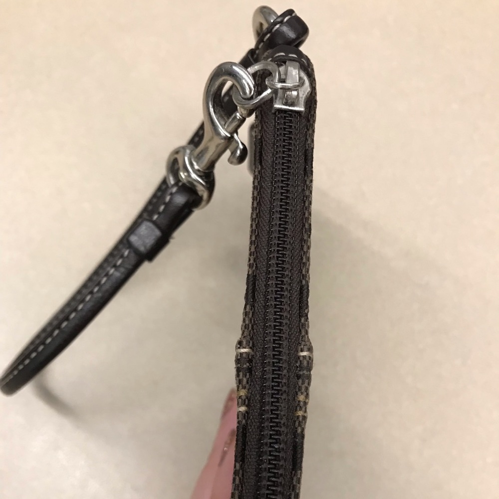 Coach signature brown wristlet - Picture 5 of 5